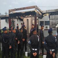 dari-648-tahanan-rutan-siak-110-diamankan-polisi-dan-sisanya-diduga-kabur