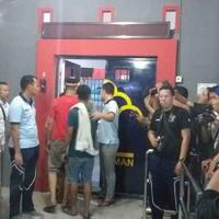 dikawal-brimob-615-napi-siak-direlokasi-ke-8-rutan-dan-lapas