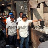 anies-baswedan-kunjungi-korban-kebakaran-di-kampung-bandan-jakarta-utara
