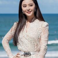 duh-fakta-quotpenampakanquot-si-gadis-cantik-bermata-indah-dari-uyghur-china