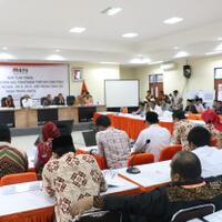 aksi-walk-out-saksi-demokrat-warnai-rekapitulasi-suara-di-kpu-banten