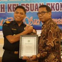 bea-cukai-batam-raih-penghargaan-indonesian-national-shipowners-association