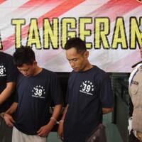 peras-sekdes-rp700-juta-wartawan-dan-polisi-gadungan-dibekuk