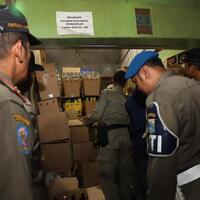 operasi-pekat-di-penjaringan-ribuan-miras-disita-petugas