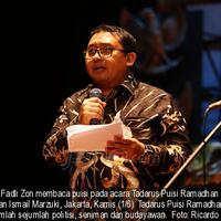 fadli-zon-bikin-sajak-judulnya--rakyat-bergerak