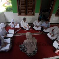ramadhan-puluhan-siswa-slb-a-pembina-lebak-bulus-ikuti-pesantren-kilat