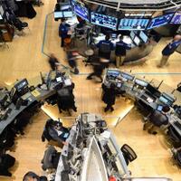 wall-street-menguat-karena-trump-menunda-kenaikan-tarif-otomotif