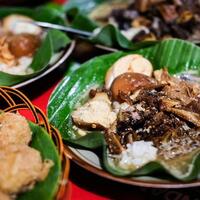 10-kuliner-legendaris-di-pati-yang-patut-dicoba-saat-mudik