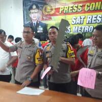 bawa-senjata-tajam-puluhan-peserta-sotr-diciduk-polisi