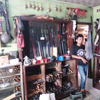 transformasi-perajin-golok-cibatu-pakai-laser-hingga-jualan-di-medsos