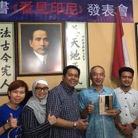 tommy-lee-lihat-indonesia-negara-pelangi-di-khatulistiwa