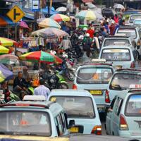 jelang-lebaran-tarif-parkir-liar-motor-di-tanah-abang-rp10000