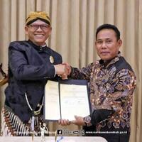 bupati-sumbawa-barat-dan-rektor-isi-surakarta-tandatangani-mou