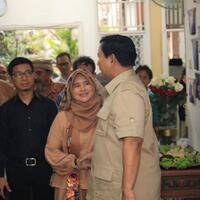 calon-bidadari-kompleks-ini-kompak-pakai-mukena-bergaya-anti-mainstream