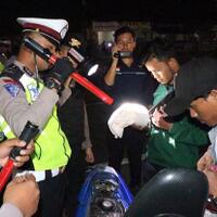 razia-aksi-22-mei-polisi-temukan-14-mobil-berisi-100-orang-meluncur-ke-jakarta