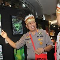 isi-kegiatan-ramadhan-mabes-polri-gelar-pameran-foto-papua