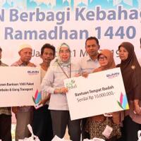 pln-bagikan-15000-paket-sembako-untuk-kaum-dhuafa