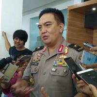 polisi-temukan-ambulans-berlogo-partai-bermuatan-batu-dan-amplop