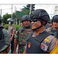 pasukan-kodam-tanjungpura-dan-brimob-pecah-konsentrasi-massa-di-kota-pontianak