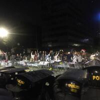 kericuhan-warnai-aksi-massa-di-depan-kantor-bawaslu