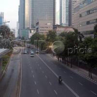 jalan-mh-thamrin-lenggang-area-bundaran-hi-masih-ditutup