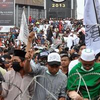 keluar-terburu-buru-dari-kediamannya-prabowo-akan-jenguk-korban-unjuk-rasa-22-mei