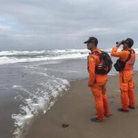 berenang-di-laut-jenazah-bocah-10-tahun-ditemukan-di-pantai-jayanti-cianjur