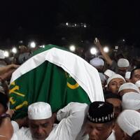 ribuan-warga-padati-pemakaman-ustaz-arifin-ilham