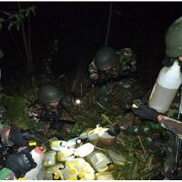 timbunan-bbm-ilegal-disita-satgas-yonmek-741-gn-di-perbatasan-timor-leste