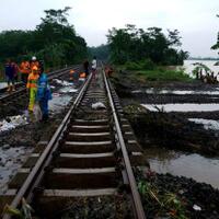 mudik-lebaran-23-titik-jalur-ka-rawan-banjir-dan-longsor