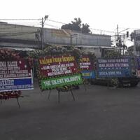 karangan-bunga-apresiasi-polisi-penuhi-asrama-brimob-petamburan