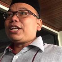 mengaku-sakit-pemeriksaan-mustofa-nahrawardaya-terhambat