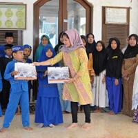 amman-mineral-bagikan-2300-paket-lebaran-di-sumbawa-barat-dan-lombok