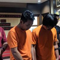 minta-maaf-2-pria-yang-ajak-massa-22-mei-lempar-kotoran-ke-kendaraan-polisi