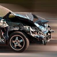 mobil-rombongan-takziah-masuk-parit-2-tewas-dan-12-orang-terluka