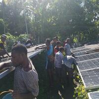 perbaiki-plts-yang-rusak-di-banda-satgas-yonif-126-terangi-107-kk