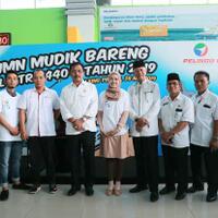 1990-orang-mudik-bersama-pelindo