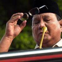 ironi-prabowo-tak-percaya-media-tapi-pakai-bukti-link-berita