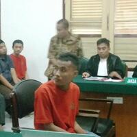 sebabkan-penumpang-angkot-loncat-tewas-pemalak-jalani-sidang-perdana