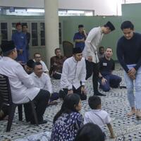 kaesang-ikut-melayat-ani-yudhoyono-di-kbri-singapura