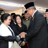 megawati-hadiri-pemakaman-ani-yudhoyono-di-tmp-kalibata