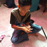 keseruan-lebaran-anak-anak-dari-beli-mainan-sampai-ganti-hp