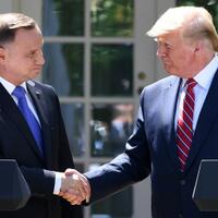 bersiap-hadapi-rusia-trump-tambah-1000-tentara-ke-polandia