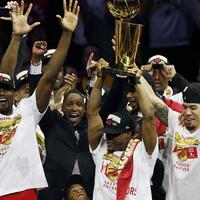 sejarah-tercipta-di-nba-toronto-raptors-juara