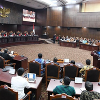 saksi-02-ditegur-hakim-mk-karena-pakai-istilah-siluman-dan-manipulatif