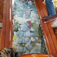 siapa-bilang-harta-ngak-bisa-dibawa-mati--nih-buktinya
