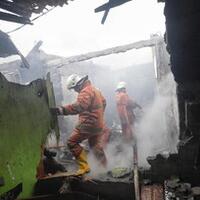 polisi-buru-pemilik-pabrik-korek-api-terbakar
