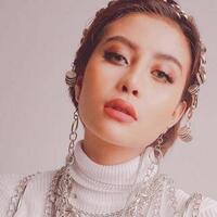 unggah-foto-berbikini-payudara-awkarin-mengintip
