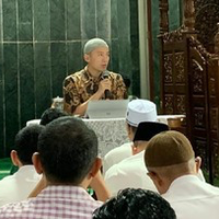 felix-siauw-ceramah-soal-islamofobia-di-masjid-balai-kota