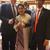 di-jepang-jokowi-plonga-plongo-sendiri-gak-ada-yang-kasih-ucapan-selamat